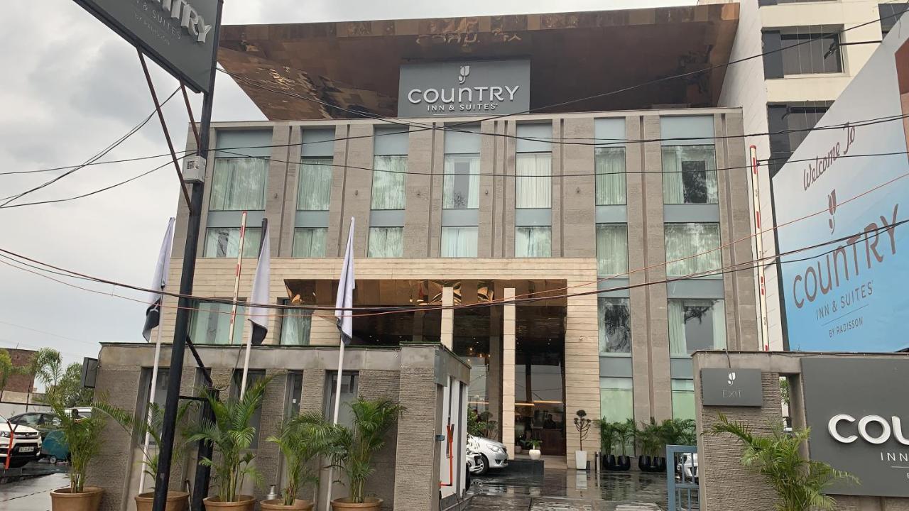 Country Inn & Suites By Radisson Chandigarh Zirakpur Экстерьер фото